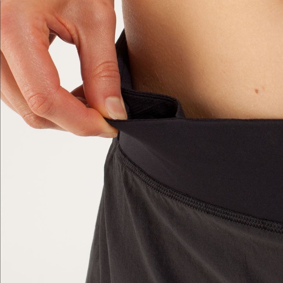 NEW Lululemon Run: Light As Air Skirt in Black. Luxtreme Skort. Size 6. NWOT. - Picture 5 of 8